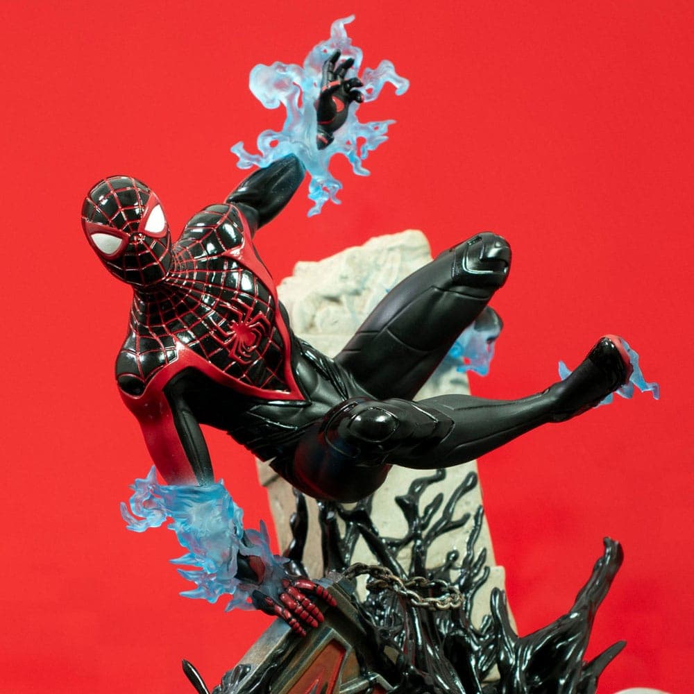 Marvel's Spider-Man 2 Marvel Gallery Deluxe - Miles Morales (Gamerverse) - PVC Diorama 25 cm