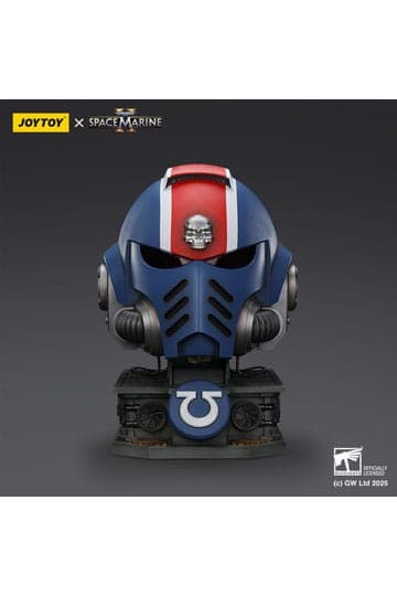 Warhammer 40,000: Space Marine 2 Replica Ultramarines Lieutenant Titus helmet with Display Stand 44 cm