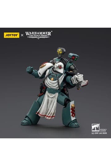 Warhammer 40,000: Sons of Horus Action Figure Legion Apothecary 12 cm