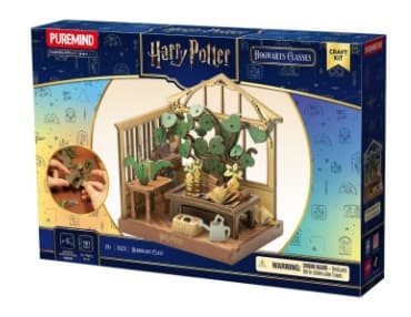 Harry Potter - Hogwarts Classes - Herbology Class - Wooden Scene